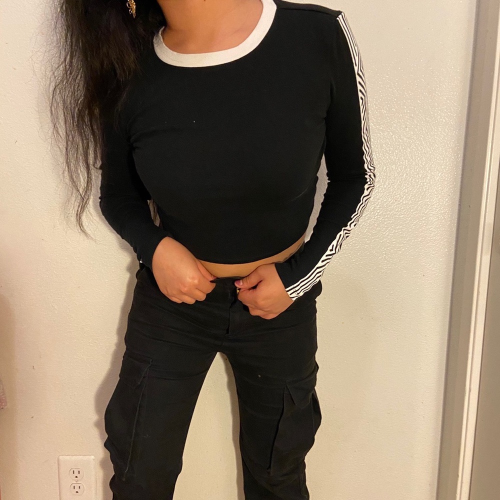Black & white crop top